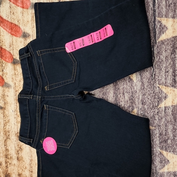 NWT girl jeans - Picture 4 of 6